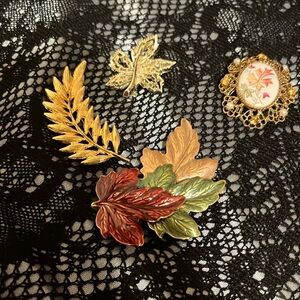 Fall broaches